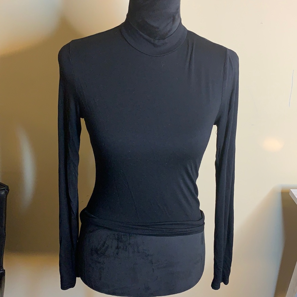 Close to the Neck Long Sleeve Shirt